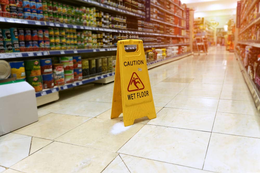 Accidentes por resbalones y caídas en los supermercados de Nueva York